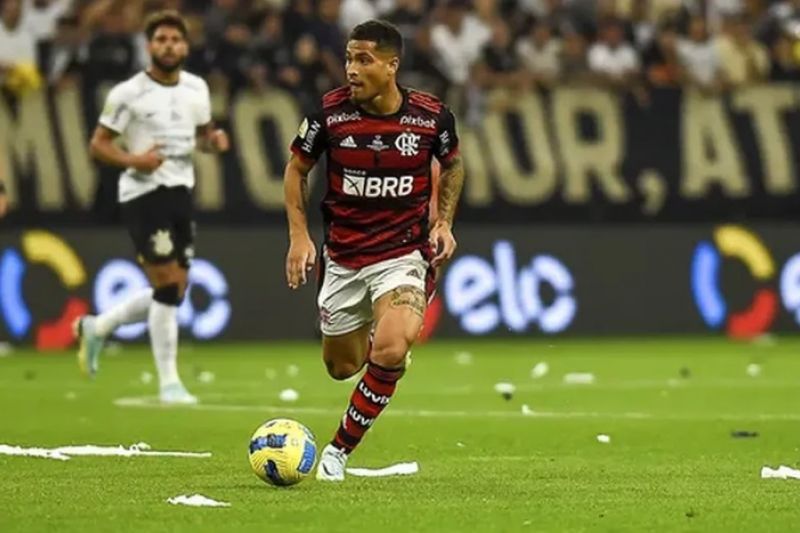 Juíza bloqueia depósito do Flamengo feito por engano a xará de João Gomes