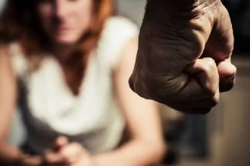 Brasil bate recorde de feminicídios em 2022, com uma mulher morta a cada 6 horas