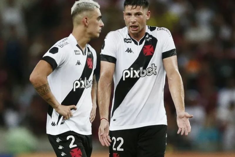 Vasco e Flamengo lideram ranking de gols sofridos por erros individuais