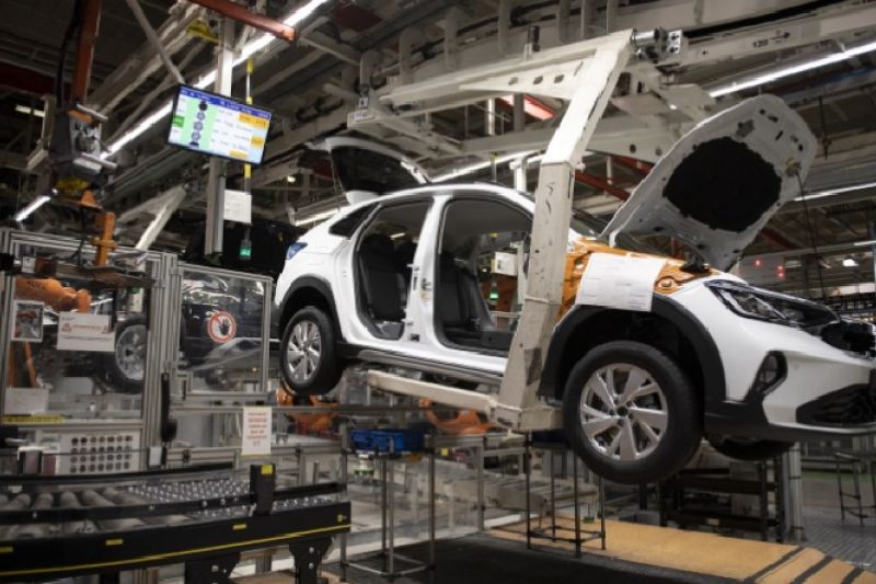 Presidente da Anfavea descarta demissões em massa nas montadoras