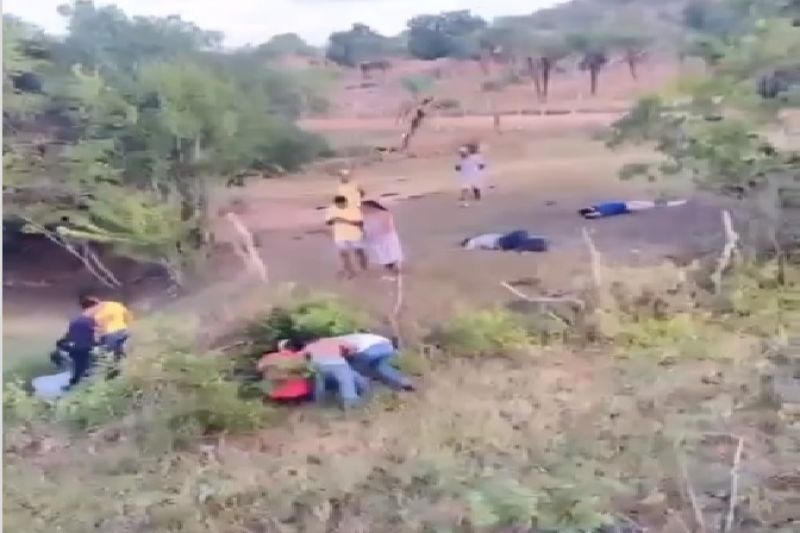 Quatro pessoas ficam feridas após carro cair em ribanceira entre Carneiros e Tapera