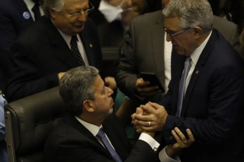 Governo vê oportunidade para tirar poder de Lira e atrair Republicanos