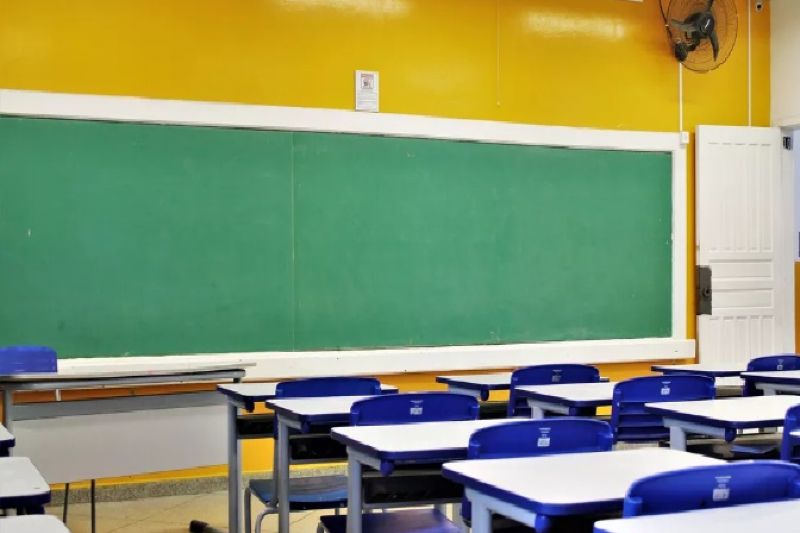 MEC suspende implementação do Novo Ensino Médio por 60 dias