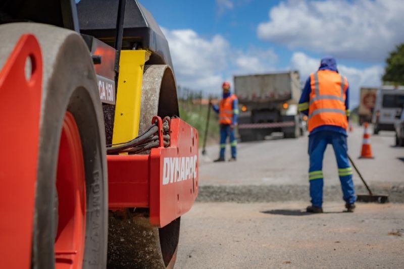 Paulo Dantas e ministro Renan Filho assinam convênio para recuperação de rodovias estaduai