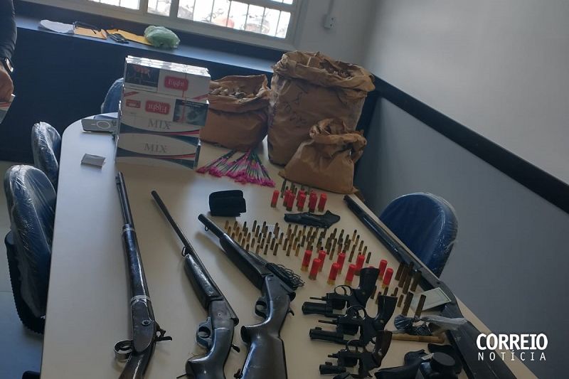 Operação conjunta resulta em prisões e apreensão de armas em Delmiro, Canapi e Mata Grande
