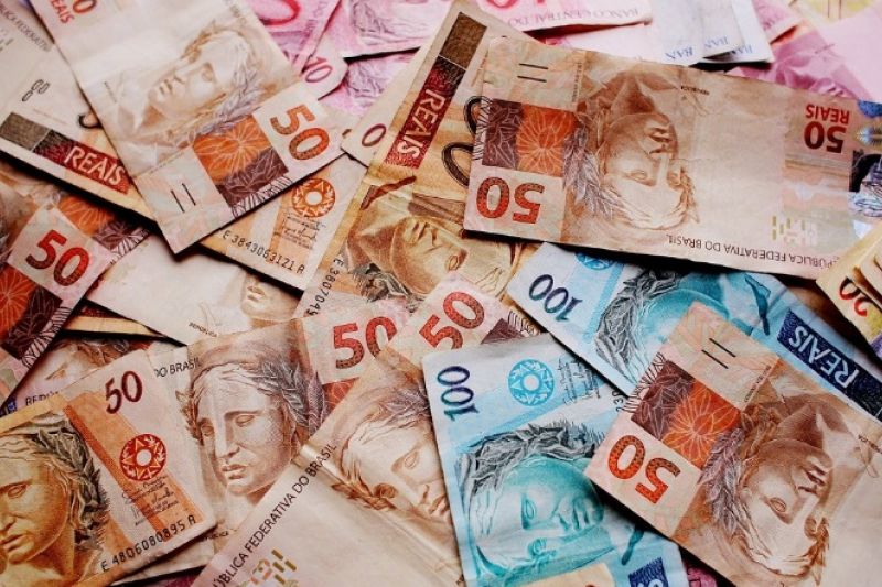 Governo lança pacote com 13 medidas para facilitar acesso ao crédito e reduzir juros