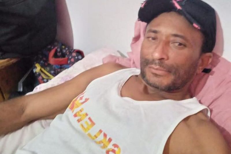 Preso acusado de esfaquear ex-esposa em estacionamento de supermercado em Delmiro Gouveia