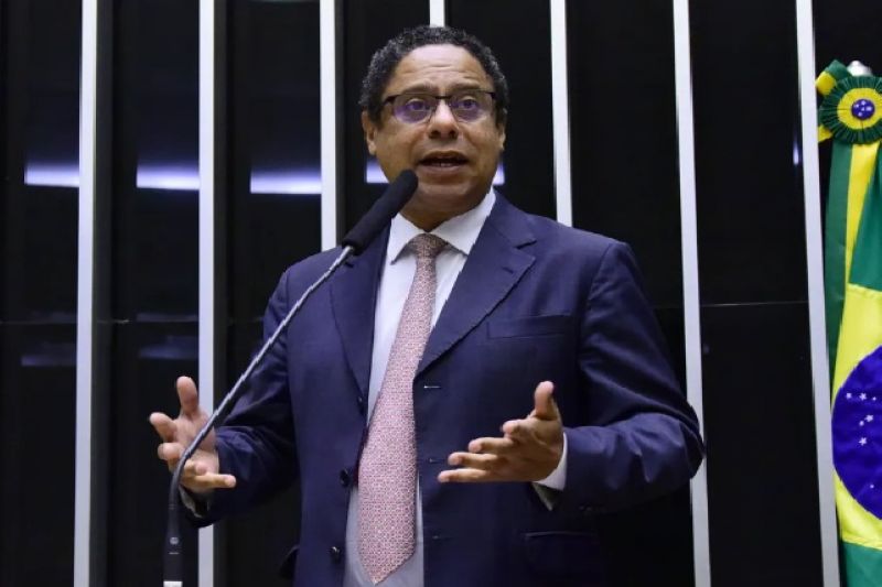 Relator diz que Anatel é cotada para fiscalizar as redes sociais