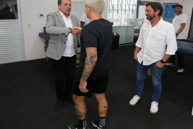 No Corinthians, Luxa barrou Marcelinho Carioca e Edilson e dividiu comando com a Seleção