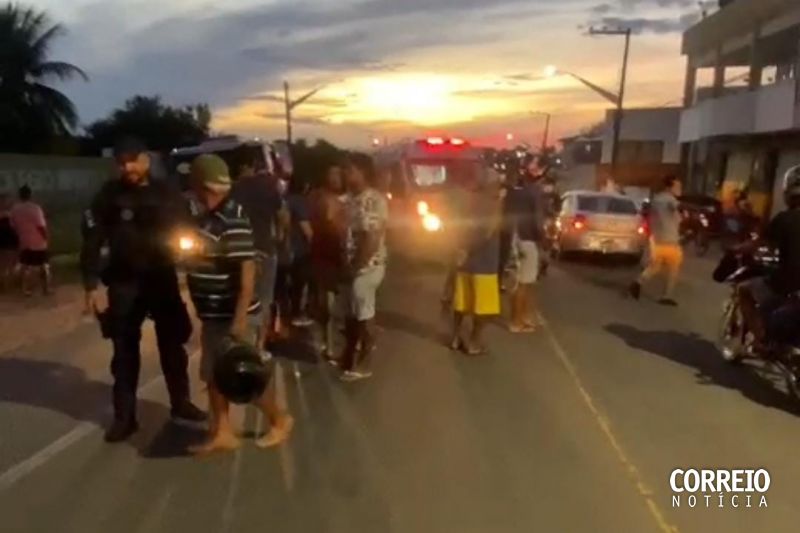 Motociclista cai e fica ferido ao bater em cachorro no meio da pista em Delmiro Gouveia