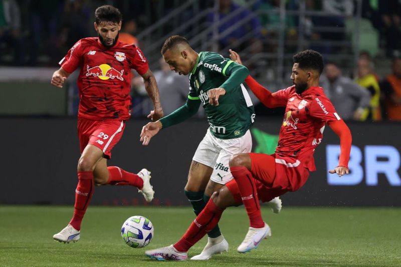 Bragantino arranca empate e impede Palmeiras de assumir ponta