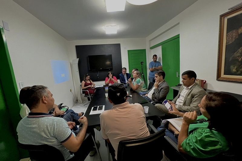 Em reunião com o Sinteal, prefeita Ziane Costa apresentou estudo solicitado pela categoria