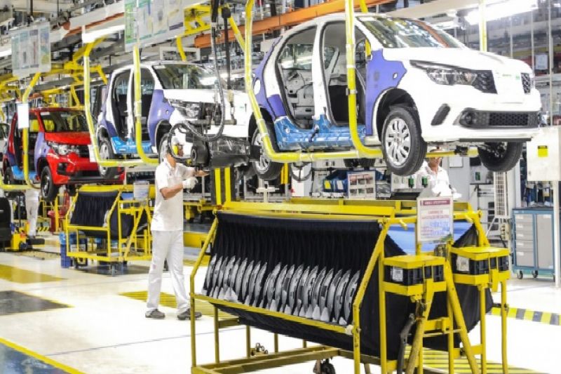 Governo anuncia desconto de até 11% em impostos para reduzir preço do carro popular