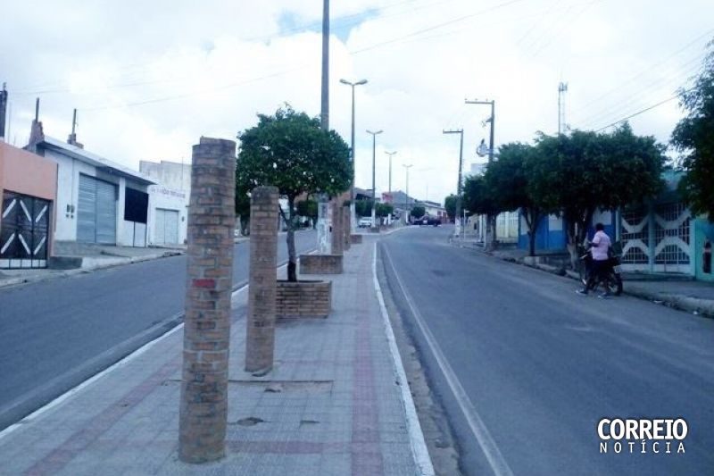 Homem é suspeito de atirar em carro estacionado em frente da casa da ex-mulher em Inhapi