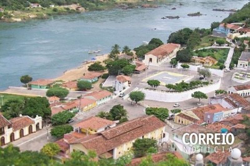 Piranhas: após denúncia de som alto na madrugada, homem é preso ao avançar contra PMs