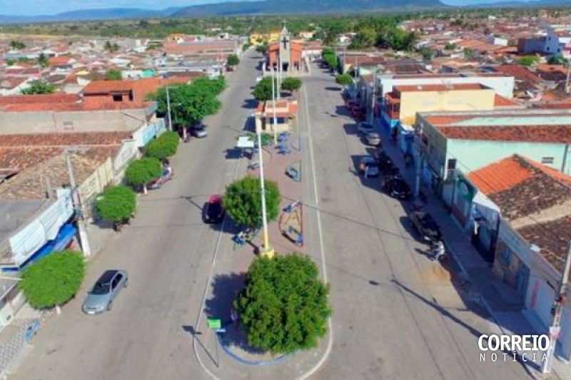 Três pessoas ficam feridas em colisão entre cinquentinha e Fiat Strada em Ouro Branco