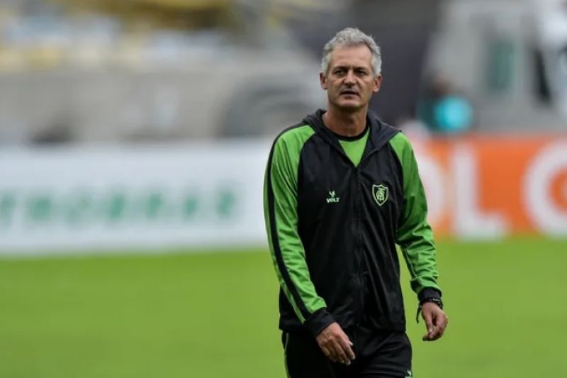 América-MG encaminha retorno de Lisca