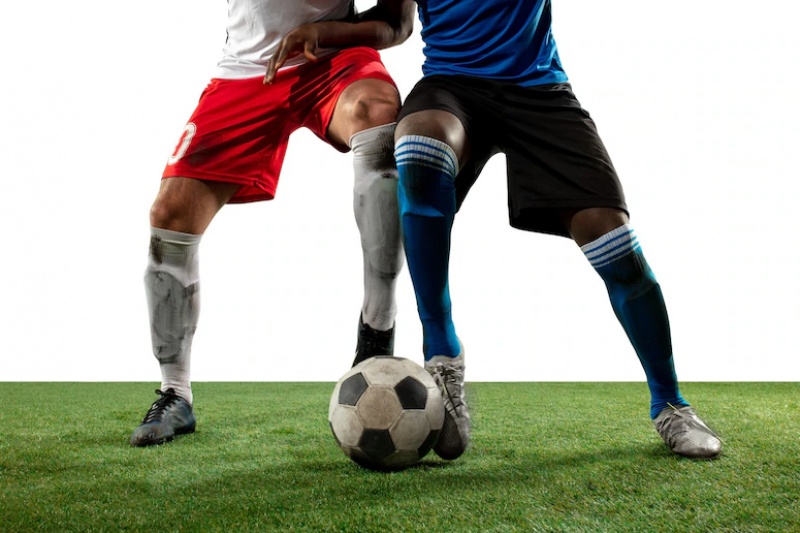 Jude Bellingham é considerado o melhor meio campista no valor de £ 100 milhões