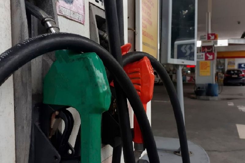 Preço da gasolina sobe para R$ 5,88 e atinge maior patamar em mais de um ano