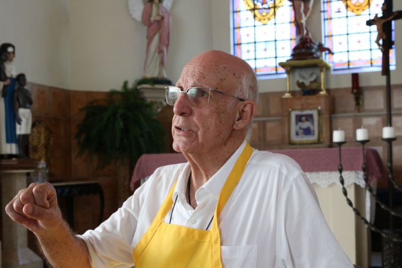 Ministério da Justiça concede medalha a padre Júlio Lancellotti