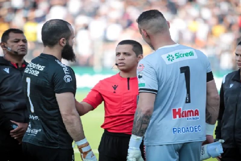Árbitro relata em súmula que recebeu cortesias antes de jogo da Série C