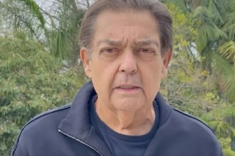 Faustão recebe alta e deixa hospital após ser internado para exames