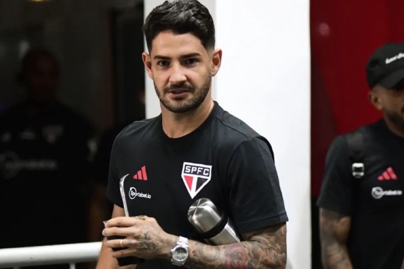 Dorival corta Pato pelo terceiro jogo no São Paulo, e renovação fica mais distante