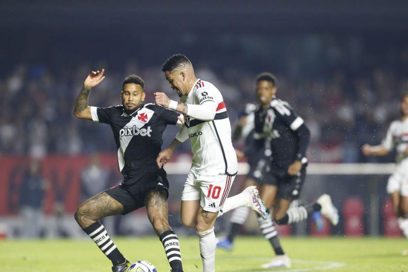Tentando se afastar do Z4, Vasco recebe São Paulo em São Januário