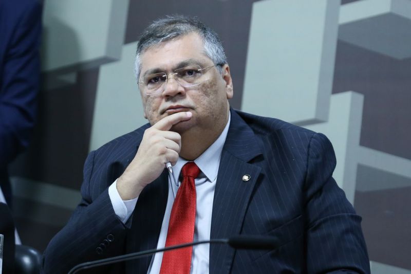 Dino não comparece à comissão da Câmara e quer ser ouvido em plenário