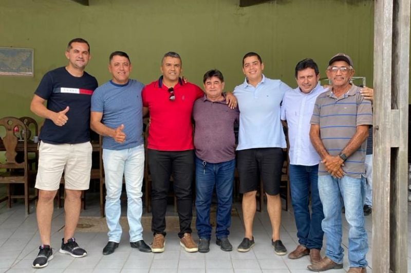 Formada por ex-aliados do prefeito, oposição se une para disputar eleição em Olivença