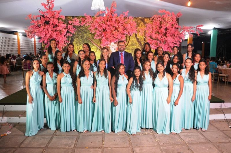 Prefeitura e Assistência Social de Piranhas realizam o “1° Baile de Debutantes”