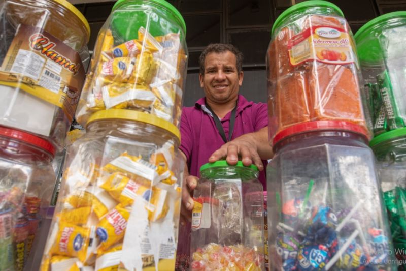 Desemprego cai para 7,7% no terceiro trimestre