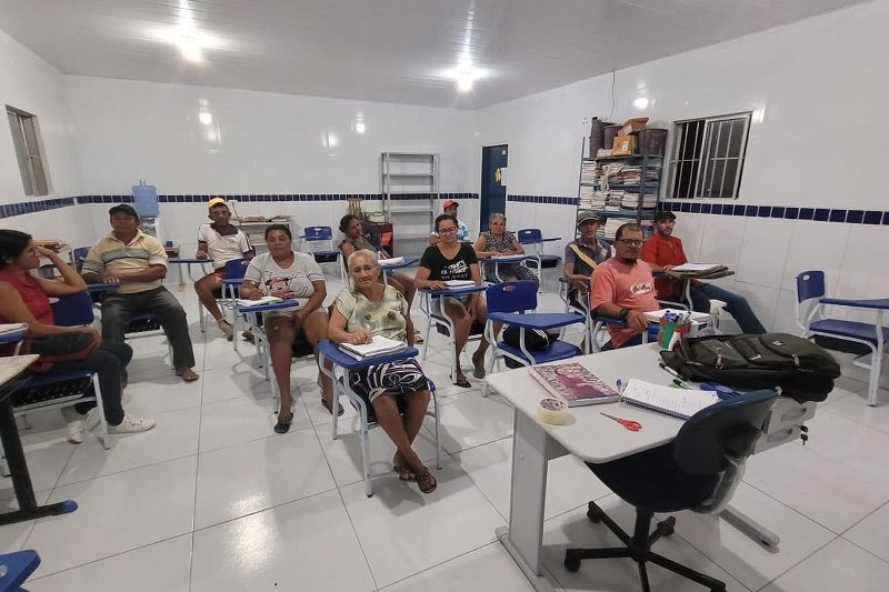 Prefeitura de Canapi esclarece denúncia sobre número de alunos da EJA no município