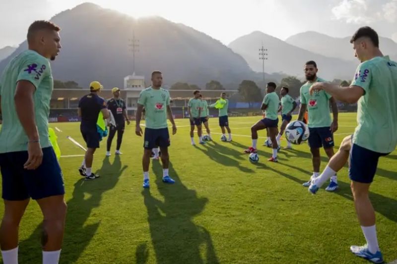 Diniz esboça equipe para jogo contra a Colômbia