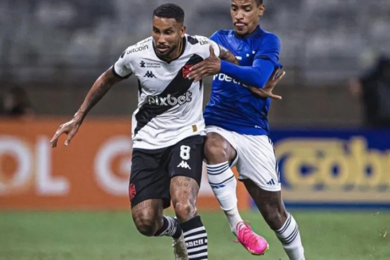 Ex-Atlético-MG, Jair provoca Cruzeiro após jogo do Vasco no Mineirão