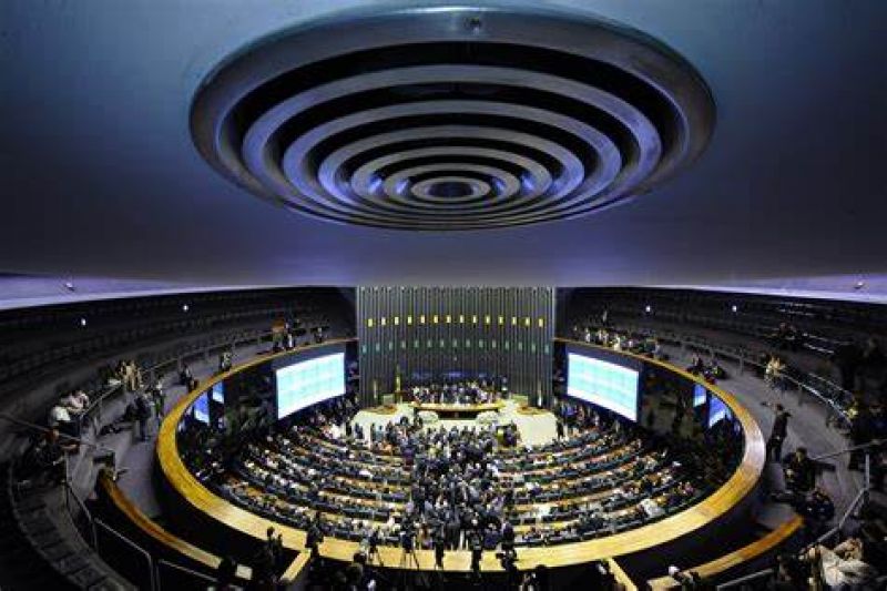 Veto de Lula à desoneração põe milhões de empregos em risco, dizem sindicatos