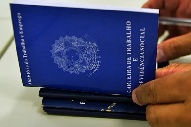 Brasil gera mais de 190 mil postos com carteira assinada em outubro