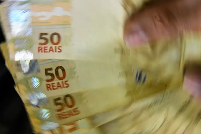 Primeira parcela do décimo terceiro deve ser paga até esta quinta