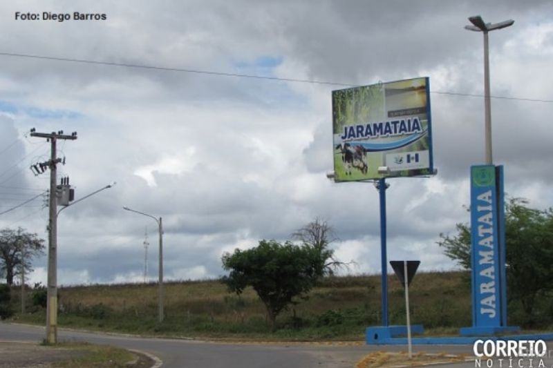 Durante festa de casamento homem atira no irmão dentro da casa da mãe em Jaramataia