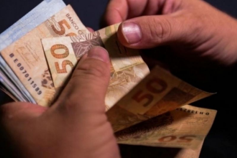 Governo de Alagoas paga 13º salário dos servidores nesta sexta-feira