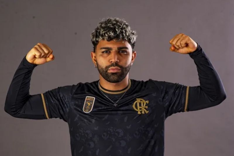 Presidente do Corinthians mantém interesse em Gabigol