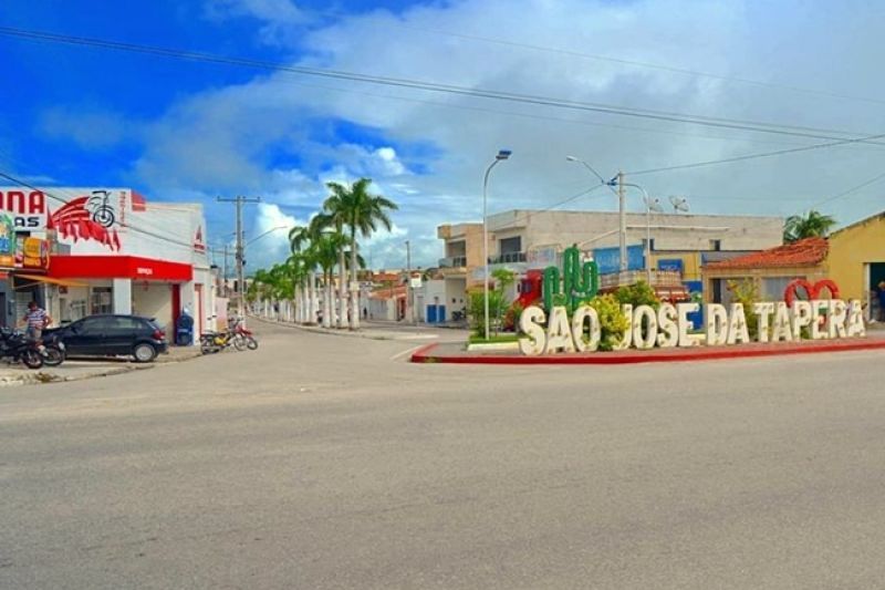Pai do acusado de matar a esposa em Tapera é levado preso para presídio militar em Maceió