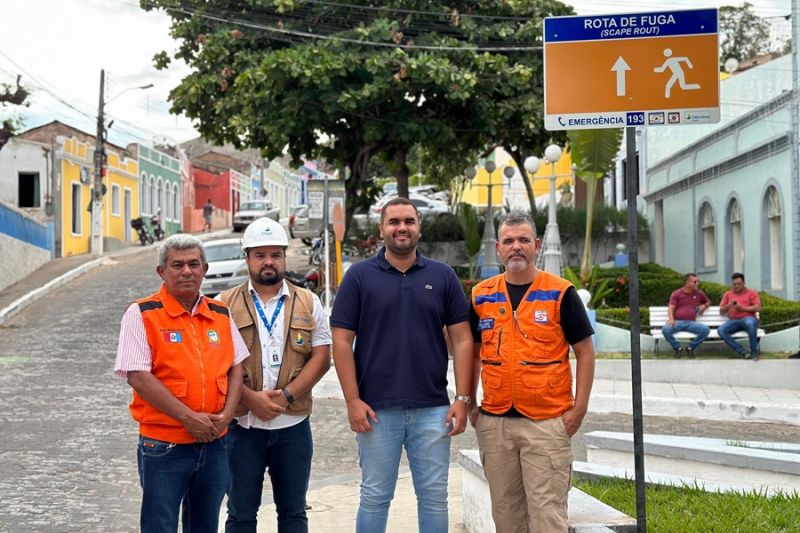 Em Piranhas, Defesa Civil inicia fixação de placas do plano de contingência