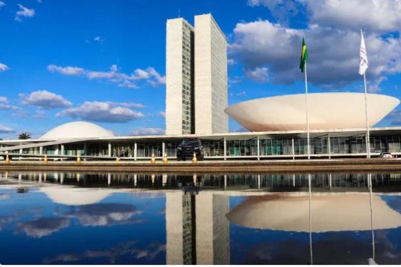 Lula se prepara para negociar fim dos supersalários