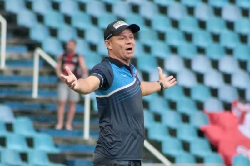 Técnico do Moto Club é preso antes de jogo do Campeonato Maranhense