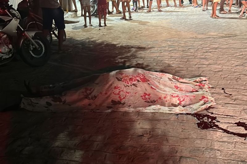 Homem é morto a tiros enquanto saía de casa para fazer compras em mercado em Canapi
