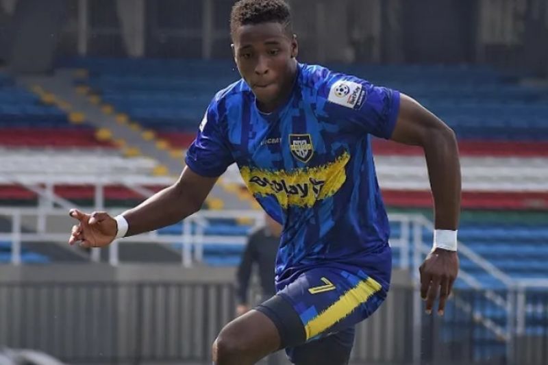 Jan Lucumí chega ao Rio para assinar com o Flu