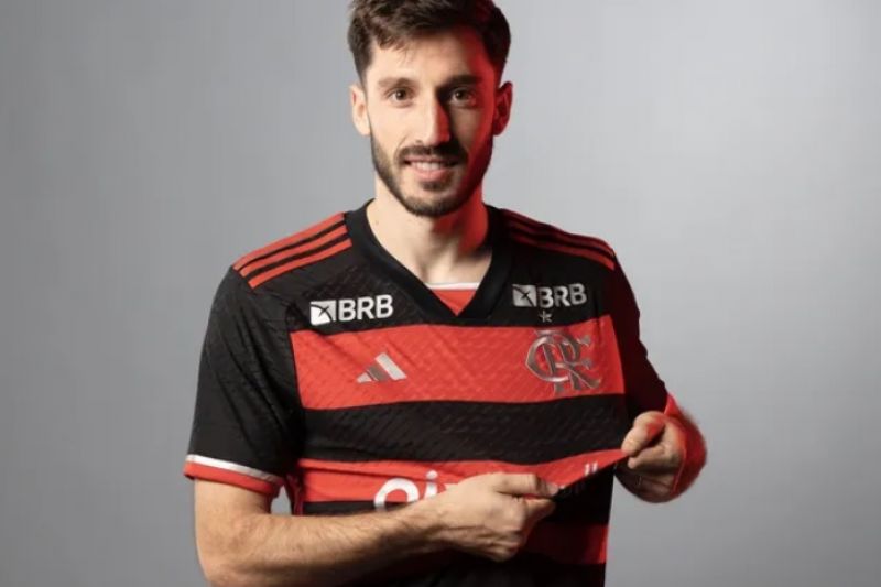 Agora no Flamengo, Viña recorda tempos de rival