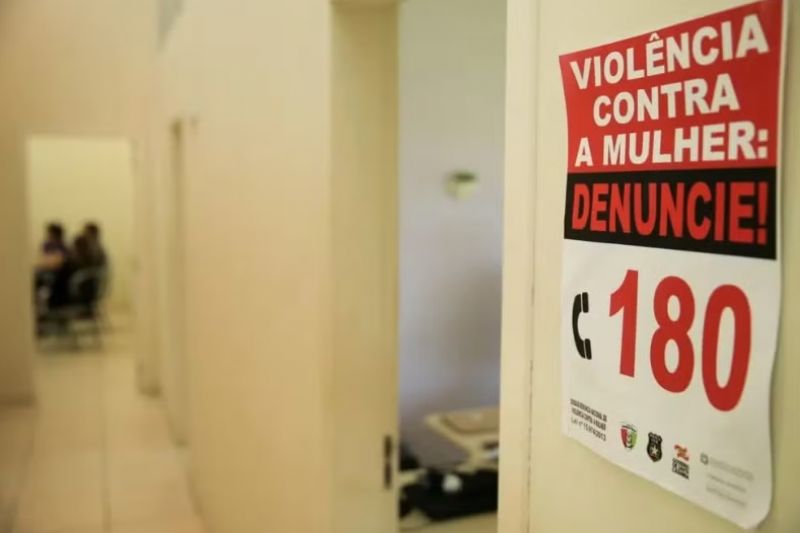 Painel reúne serviços para mulheres vítimas de violência