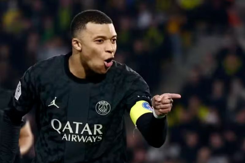 Segundo jornal espanhol, Mbappé já assinou contrato com o Real Madrid